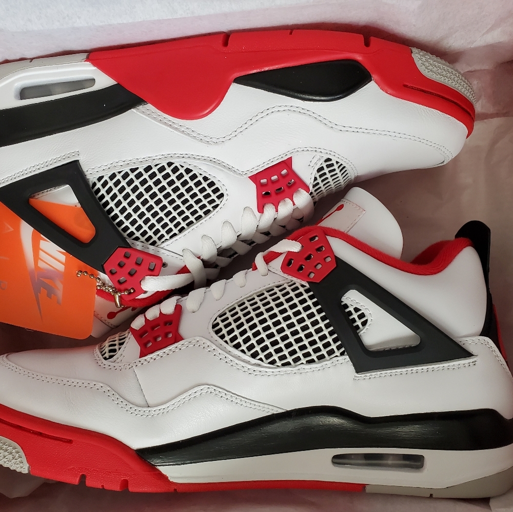 Fire red Jordan 4